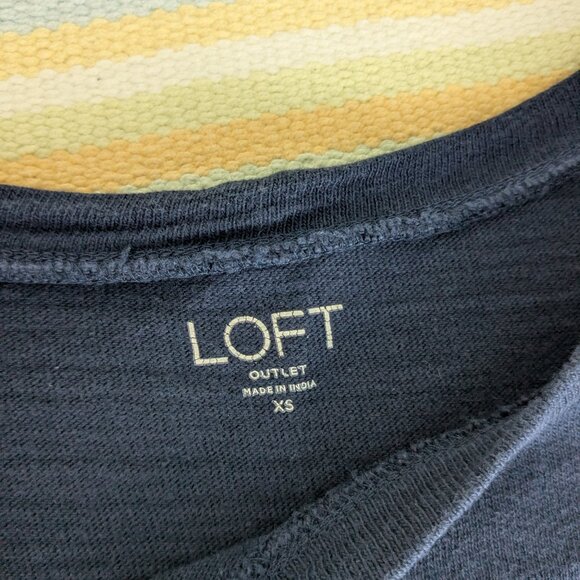 ⭐ Ann Taylor LOFT Outlet Navy Polka Dot Long Sleeve Top XS - Picture 5 of 11